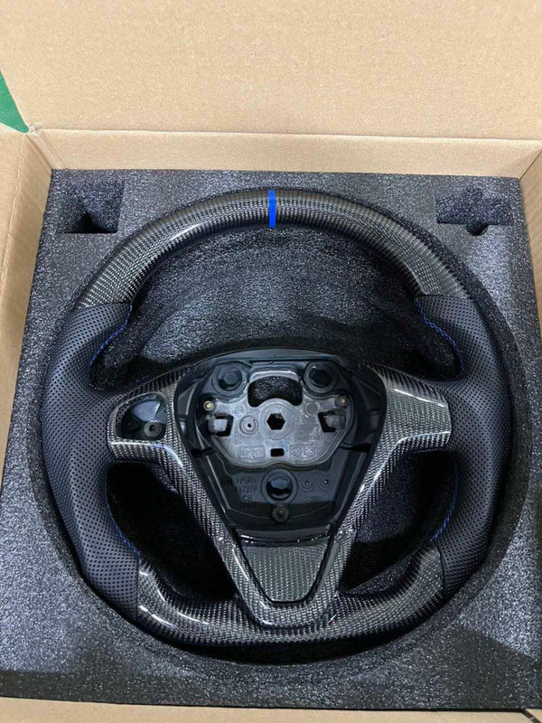 APR Carbon Fibre / Perforated Leather Steering Wheel Golf Mk7 R